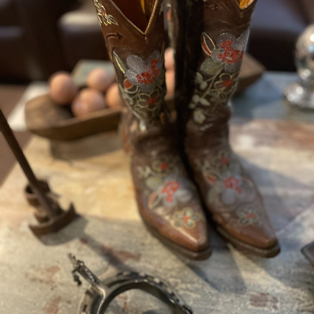 Old Gringo Bonnie Boots In Distressed Brown With Floral Embroidery 7b